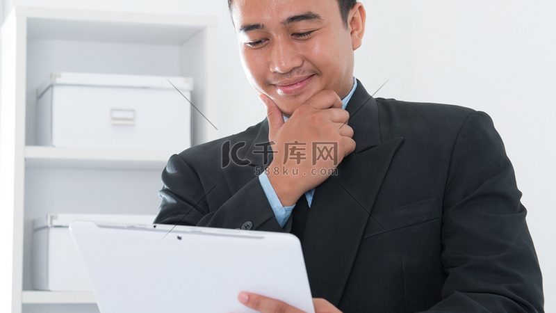 Shopee代运营代理的收费标准通常包括以下几个方面：